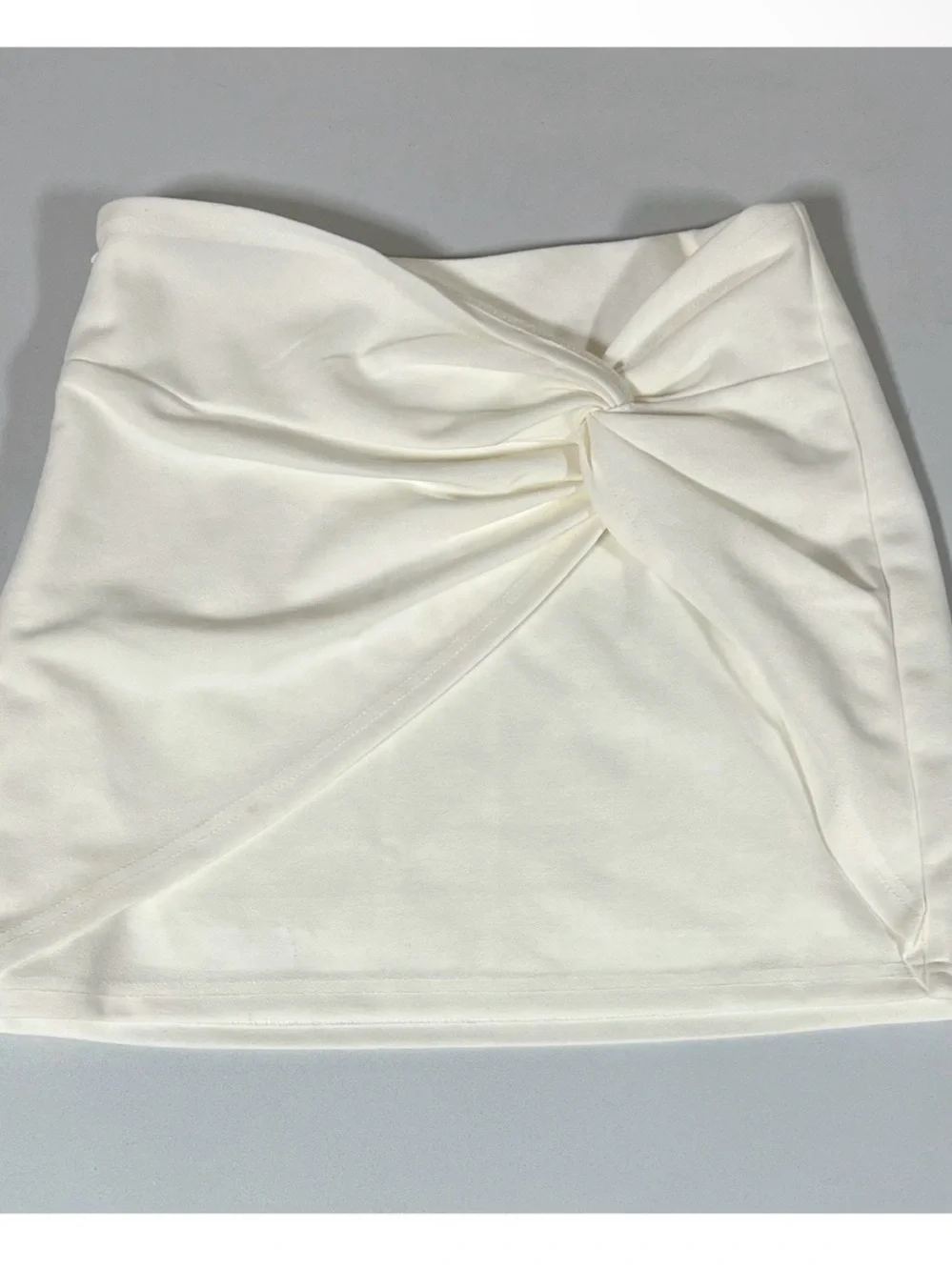 White Ruched Bodycon Mini Skirt Bottoms Size S 🤍✨ #bodycon #y2k #skirt #party